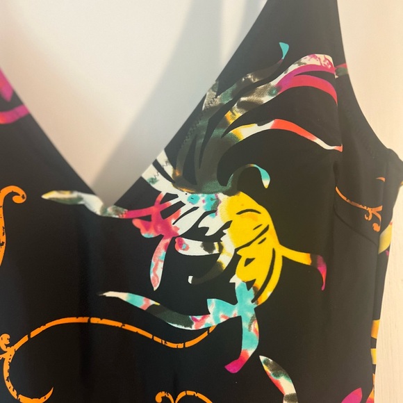 Gottex Black Pink multicolor floral one piece
Swimsuit slim fit foam cups Sz 10 - Picture 8 of 14